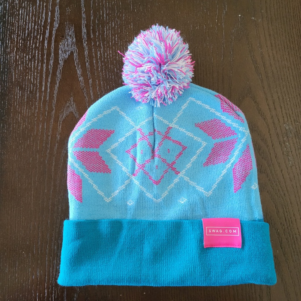 Swag.com Women's Pom Pom Hat blue pink One Size Winter